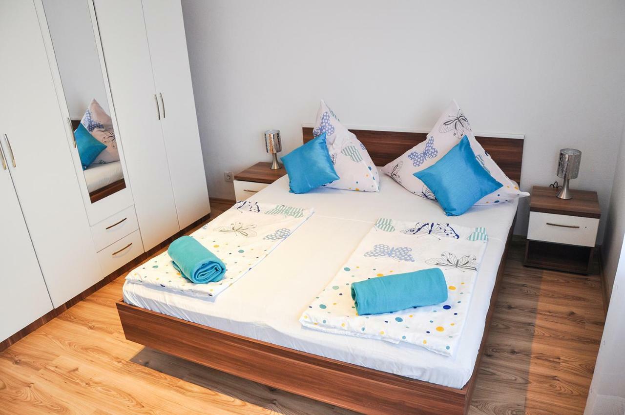 Short Street Apartments Kaštela Eksteriør bilde