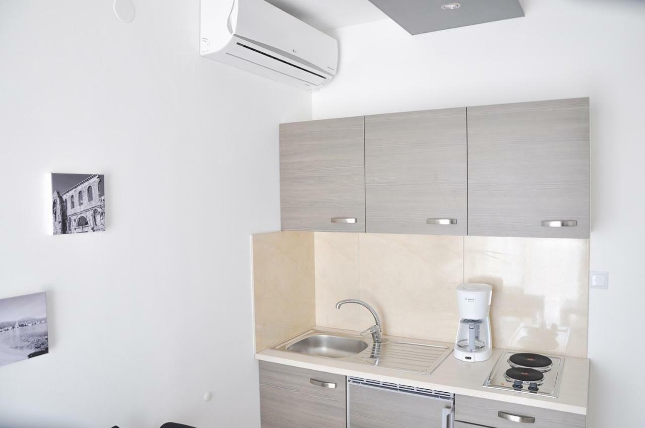 Short Street Apartments Kaštela Eksteriør bilde